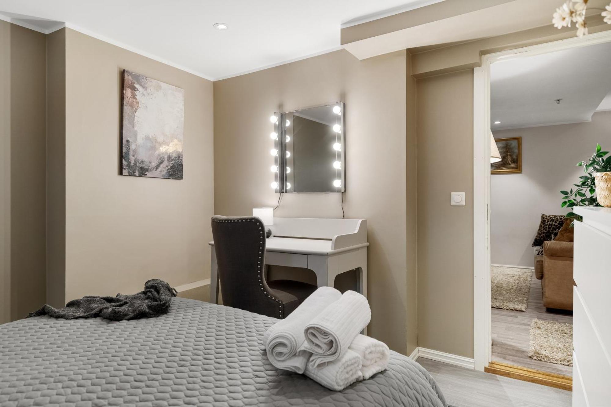 Solsiden Modern Stay: King Beds, Private Entry Trondheim Esterno foto