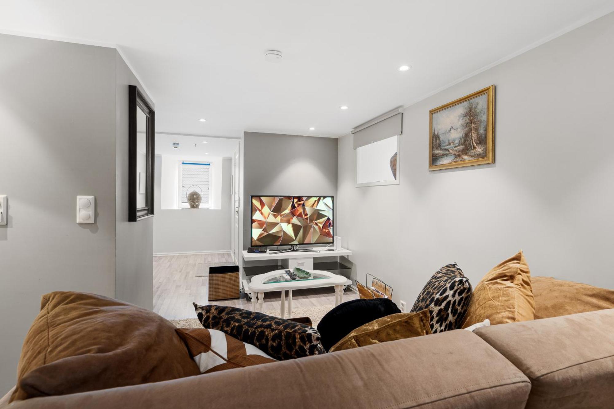 Solsiden Modern Stay: King Beds, Private Entry Trondheim Esterno foto