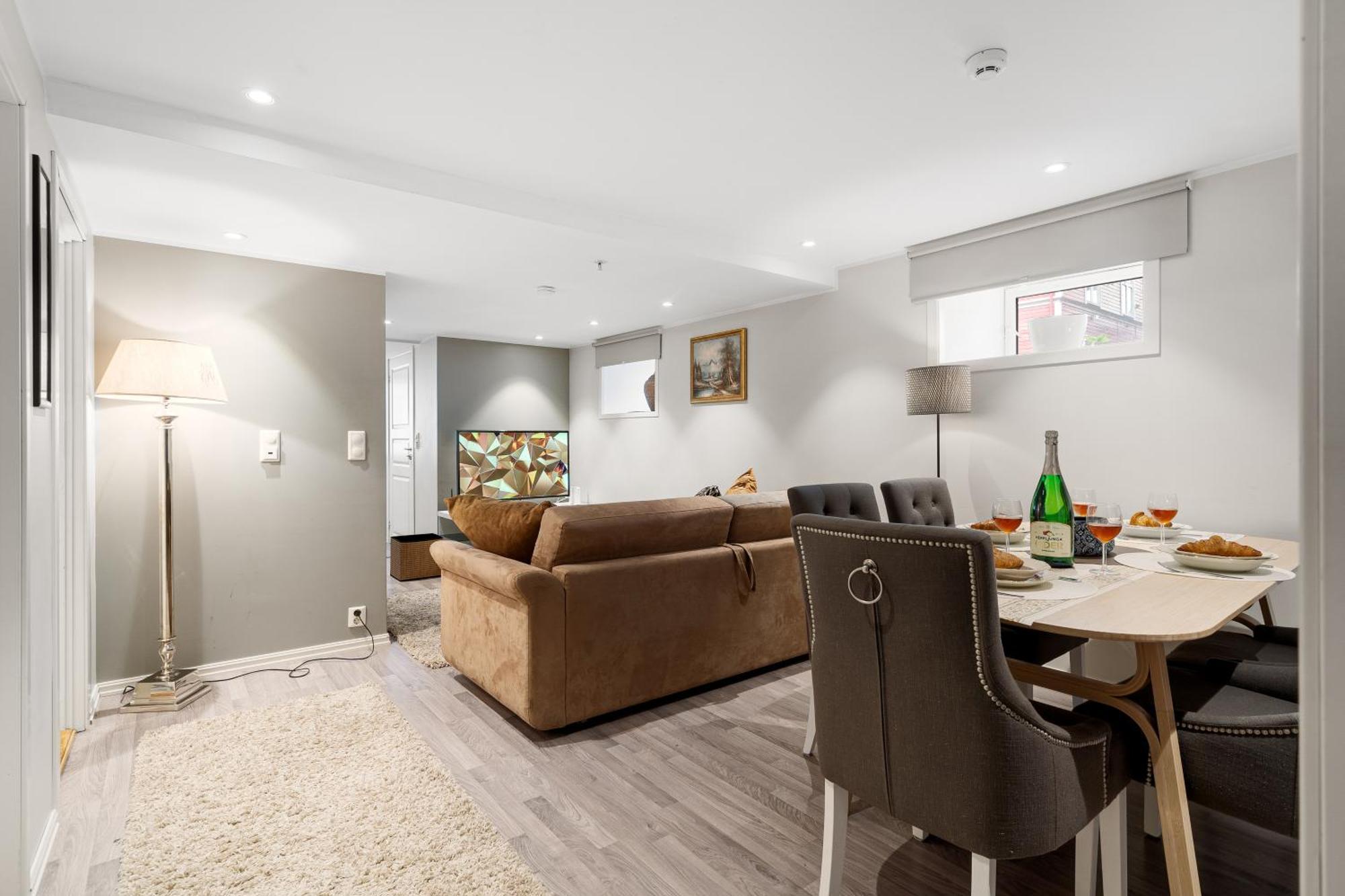 Solsiden Modern Stay: King Beds, Private Entry Trondheim Esterno foto